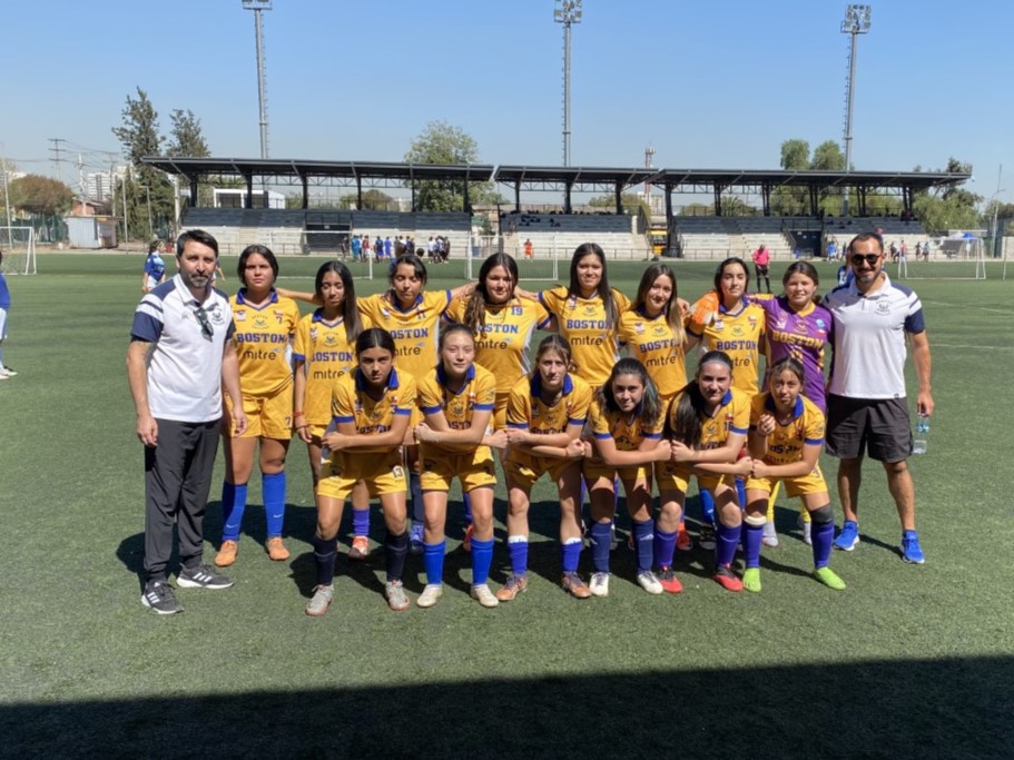 Nuestras “Águilas” golearon en su debut en el Fútbol de la Copa Soprole UC