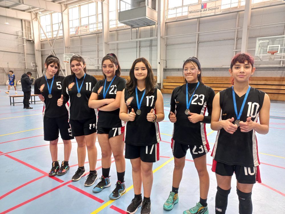 Vicecampeonas comunales del Básquetbol Sub 17 Damas en Juegos Deportivos Escolares