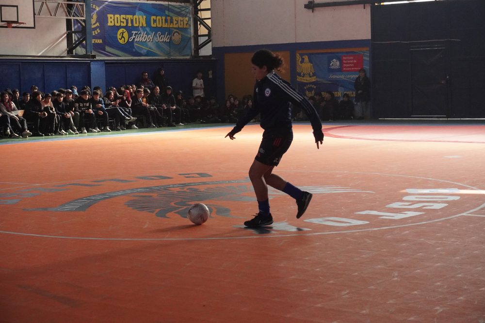 La selección chilena de Futsal presente en ceremonia de reinauguración de nuestro gimnasio