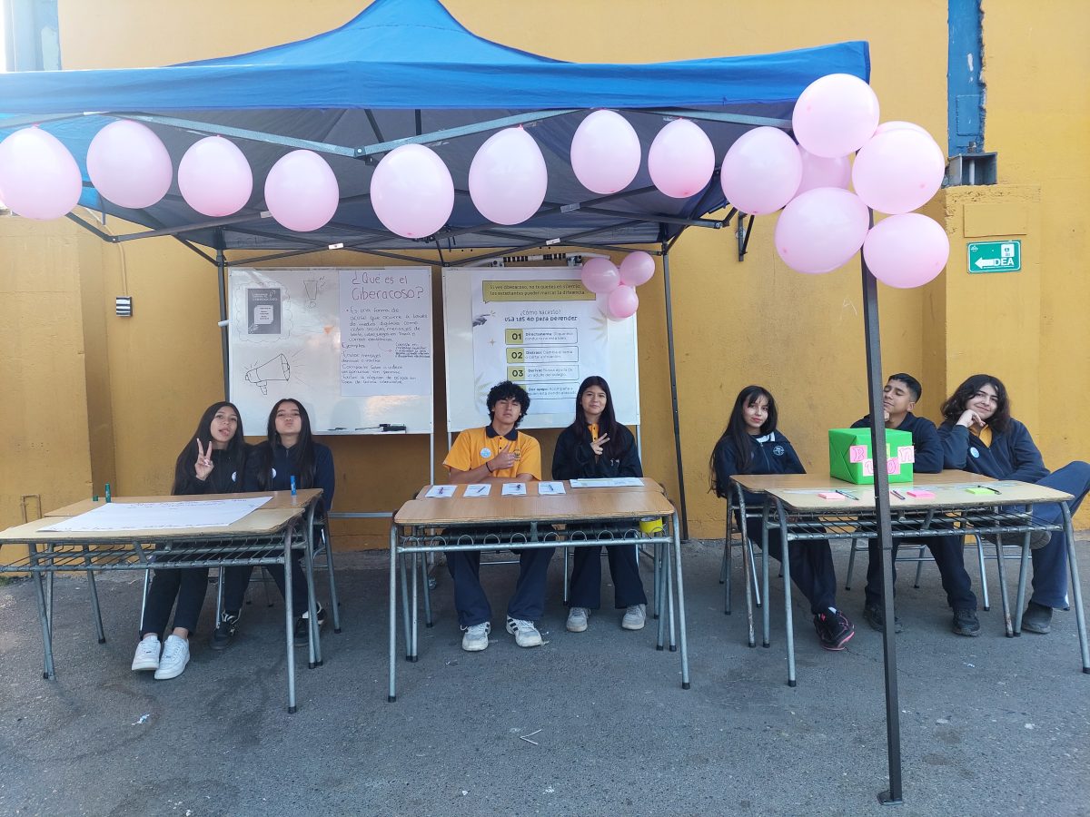 Fortalecemos el liderazgo estudiantil para prevenir el ciberacoso en nuestra comunidad