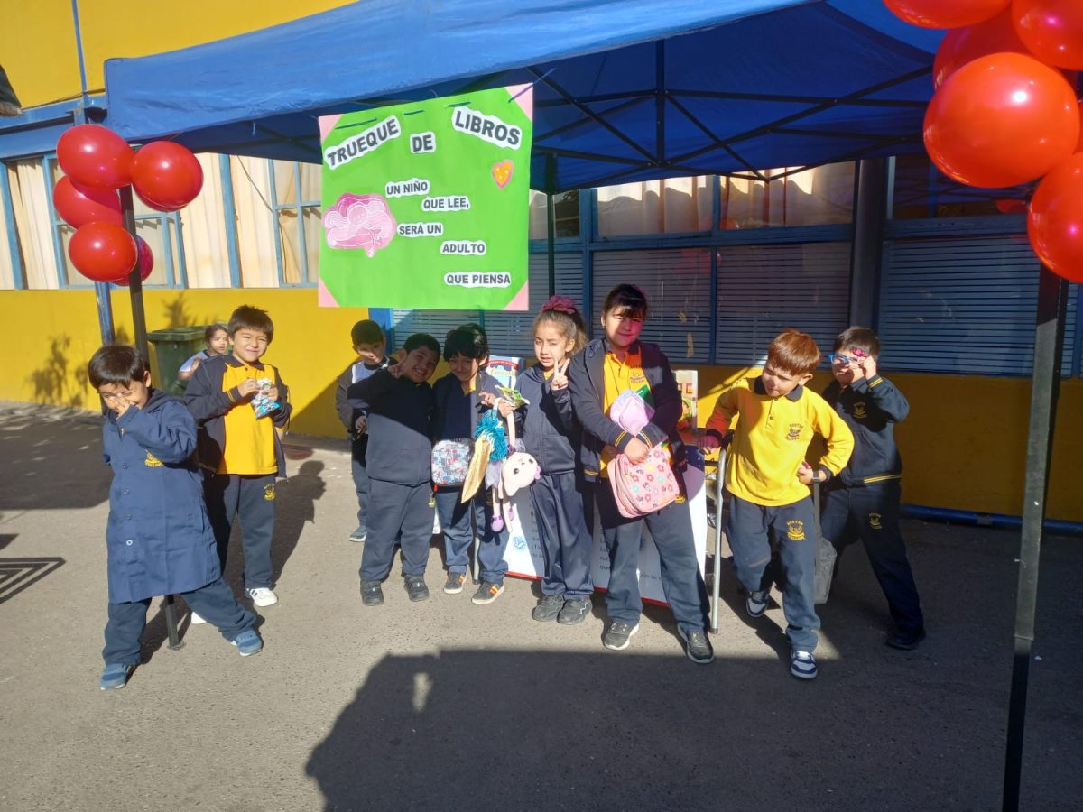 CRA: Primer Trueque de Libros