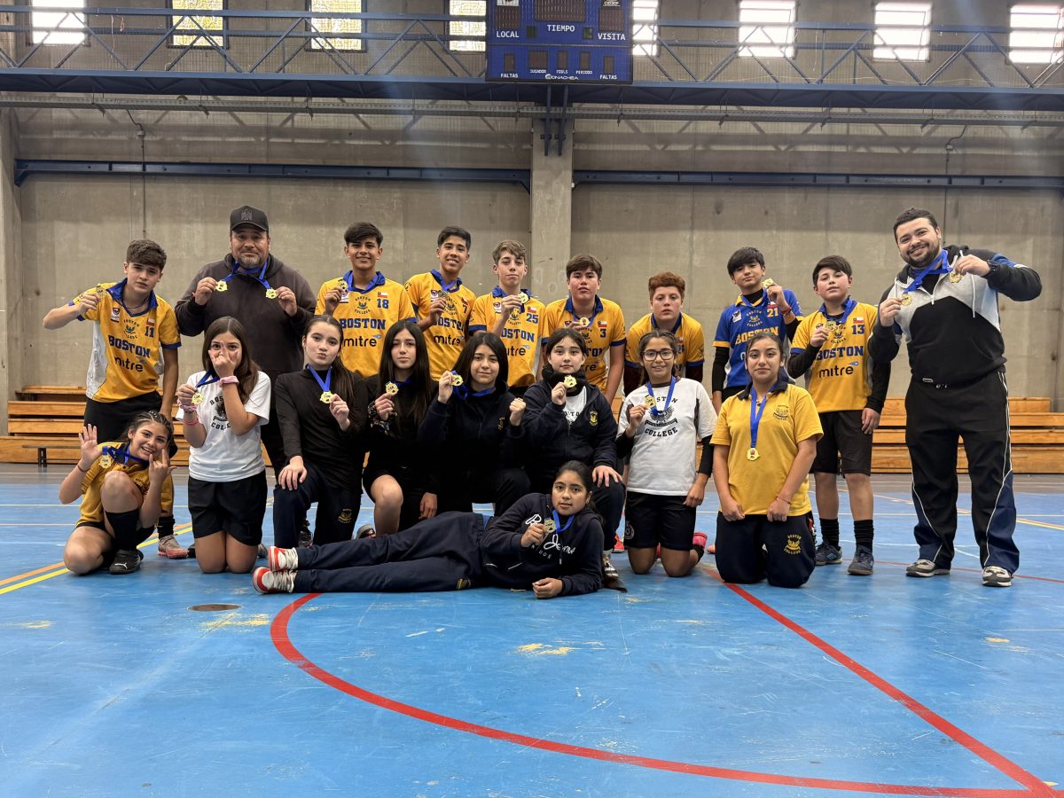 ¡Histórico! Somos campeones comunales de Futsal en categorías Juvenil Femenina y Masculina